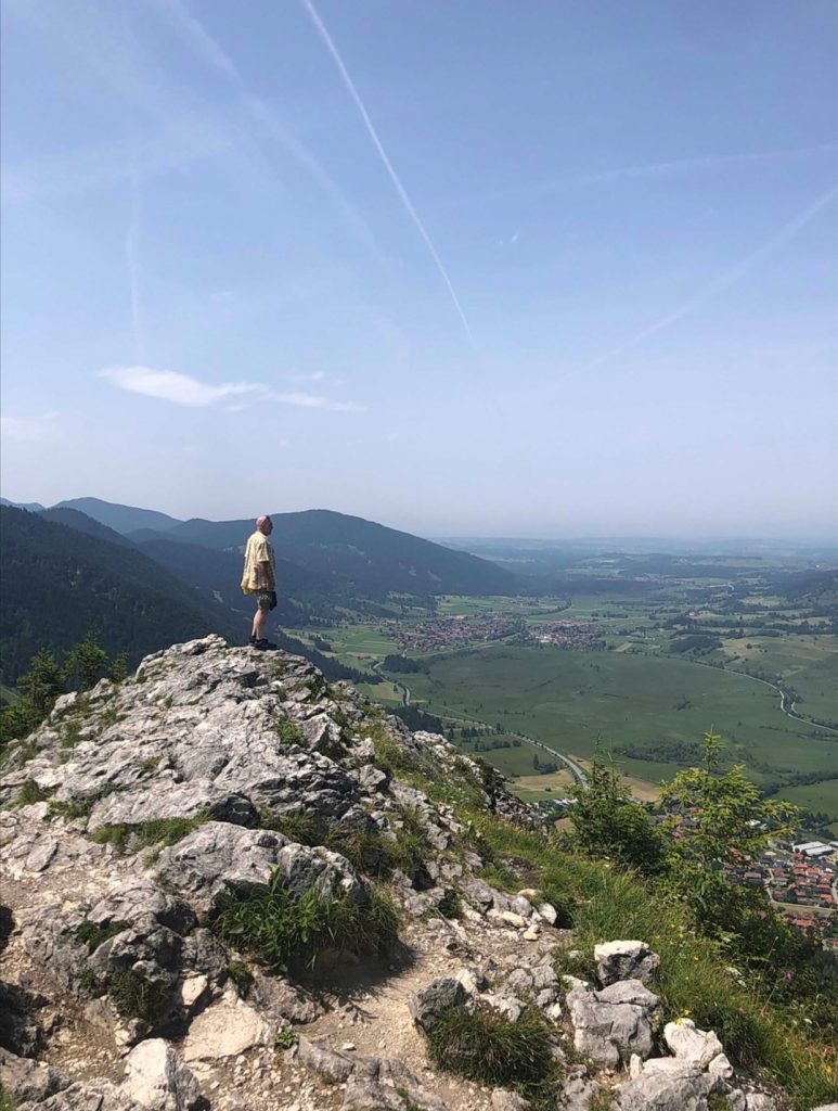 Blick vom Kofel herunter auf Oberammergau